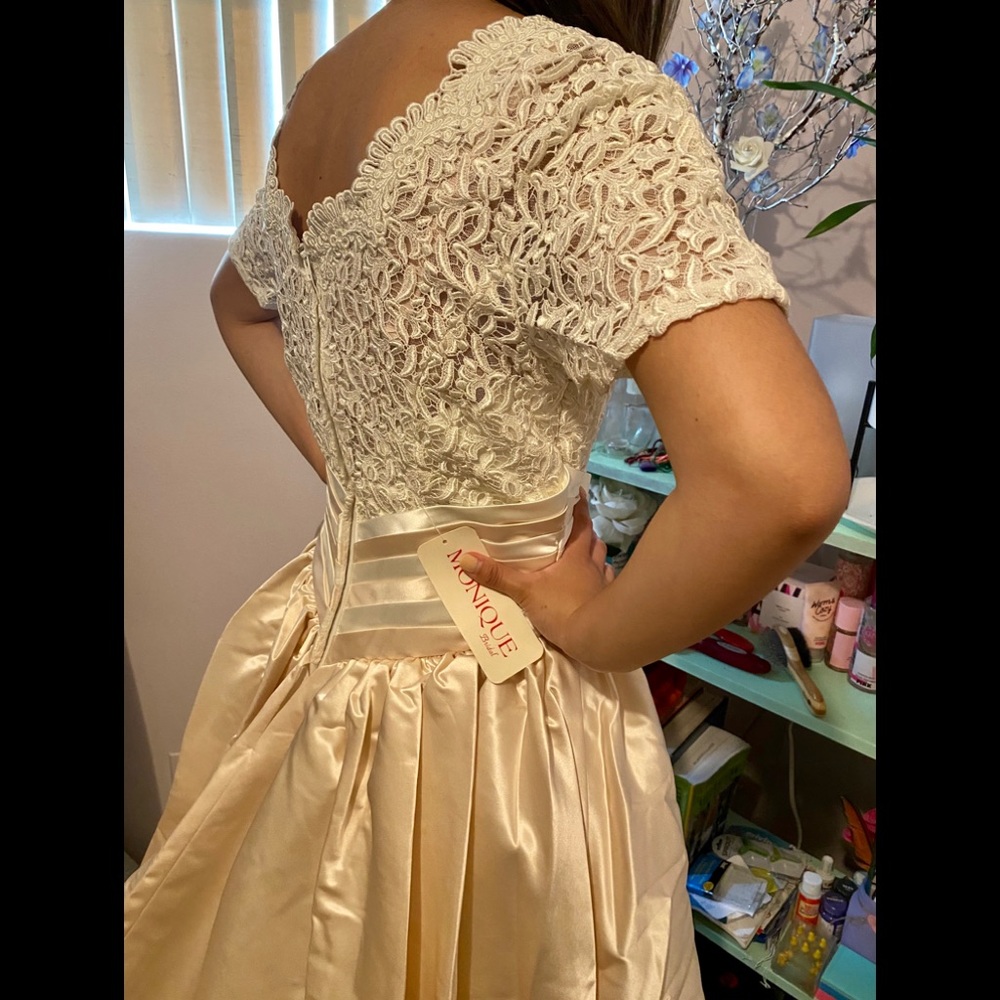 MONIQUE LUO BRIDAL WEDDING DRESS SIZE 12 - Picture 8 of 8